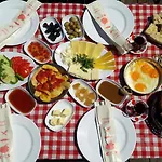 Готель Cunda Asiyan