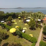 Cunda Asiyan Готель *
